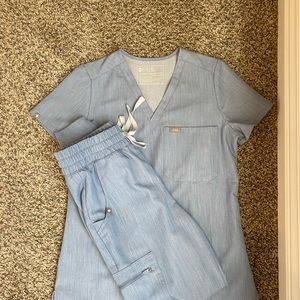 Figs XXS Catarina top and High waist Zamora jogger